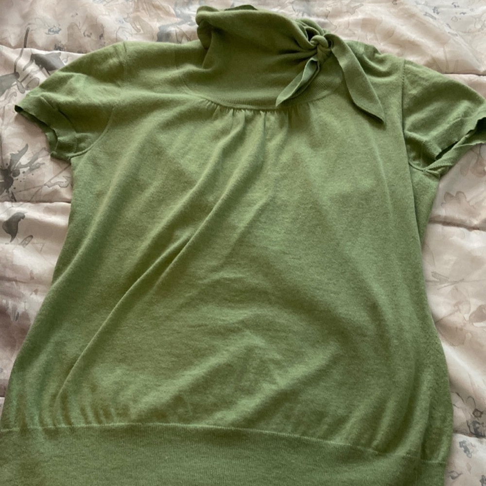 Short sleeved sweater